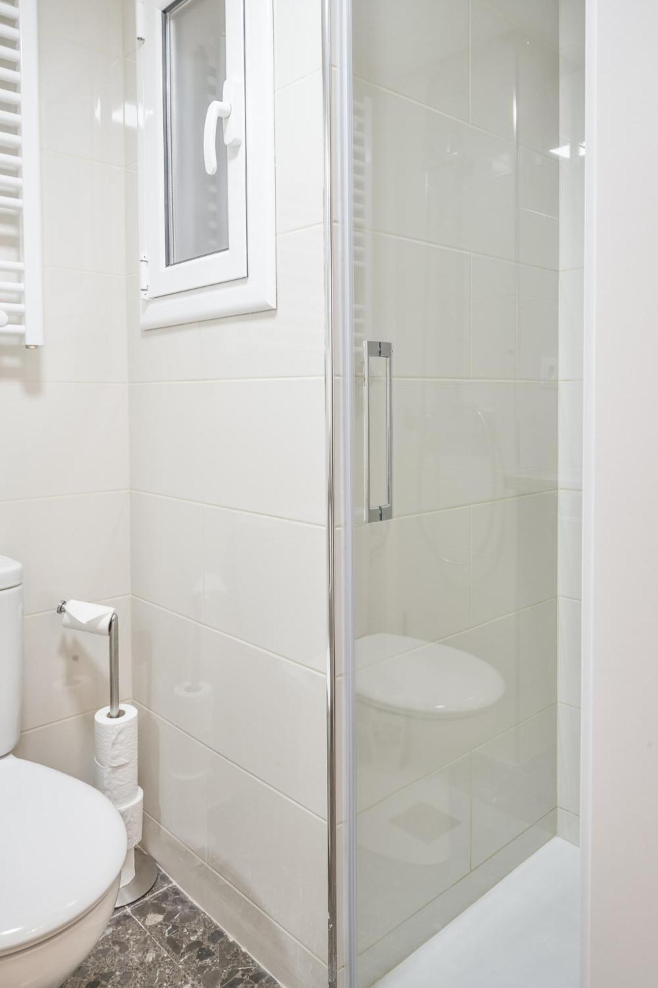Family-Friendly Home In Central Barcelona 4Bdr Экстерьер фото